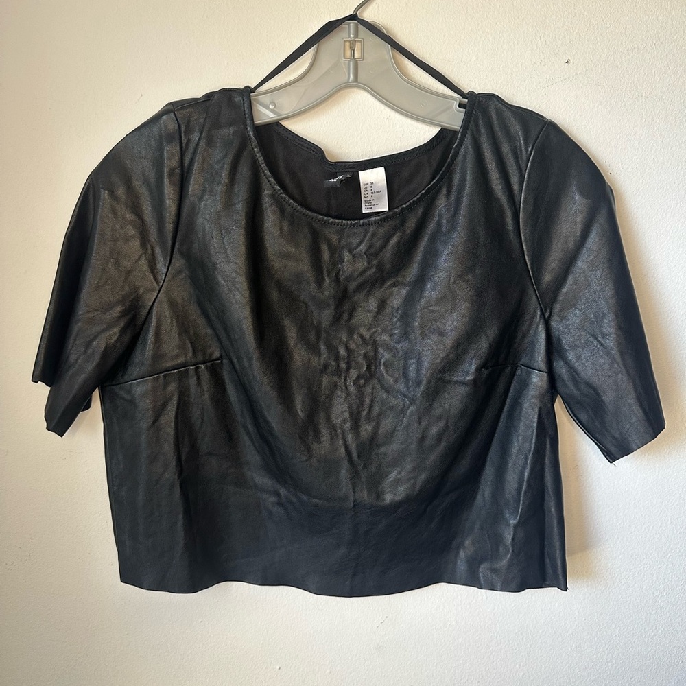 Black Women's Faux Leather Short Sleeve Crop Top